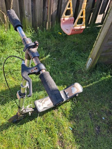 Gratis Space Scooter