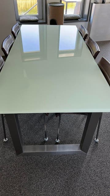Eettafel met 6 stoelen