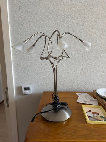 Moderne tafellamp met 5 lichtpunten