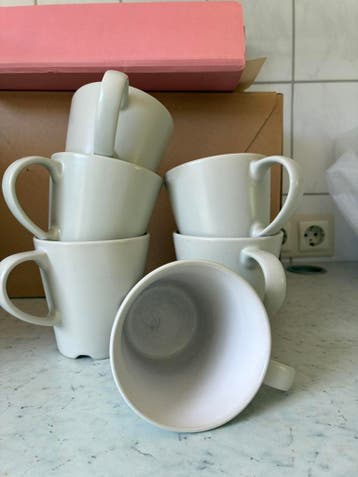 6 koffie/thee koppen. Gratis afhalen. In prima staat