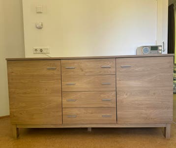 Dressoir en vitrinekast GRATIS