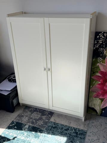 Smalle opbergkast wit met 2 deuren (gratis)