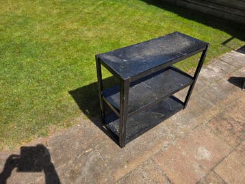 Stevige zwarte stellingkast met 3 planken