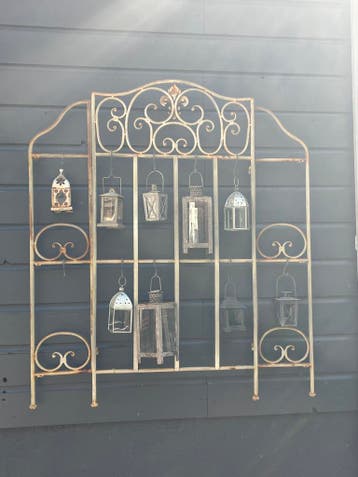 Decoratief hekje met diverse lantarens - Gratis af te halen