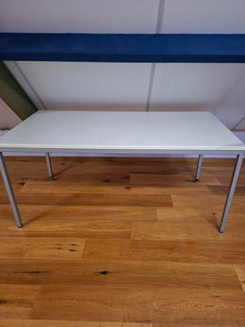 Strakke bureautafel - Ideaal voor thuiswerkplek of kantoor