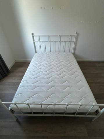 Bed compleet, 140 x 200 cm. GRATIS!