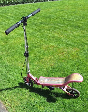 Roze Spacescooter - gratis af te halen