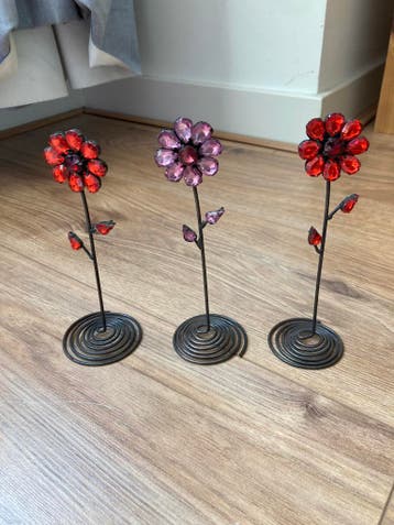 Gratis drie fotoclips van bloemen met steentjes