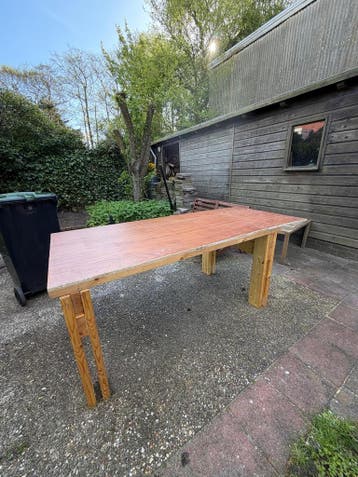 Houten tuintafel / klustafel met schragen