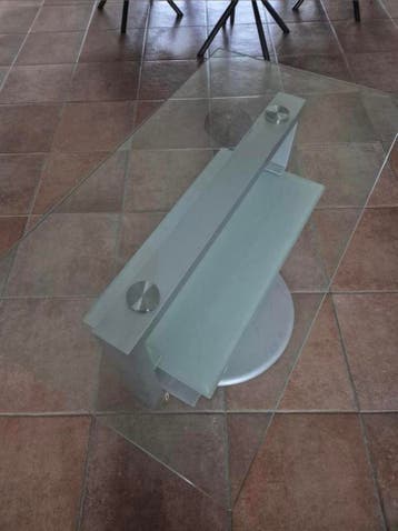 Gratis af te halen: Glazen tv meubel (100x56 cm)