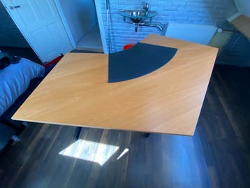 Goed in hoogte verstelbaar buro