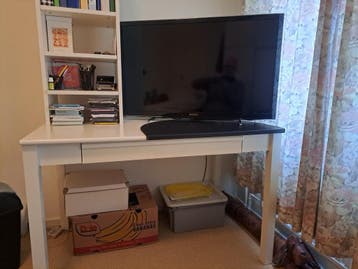 Wit bureau met opzetstuk en lades 78x120x75