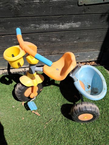 Driewieler met bakje en bekerhouder