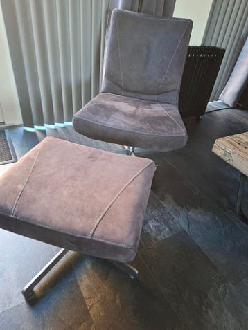 Henders & Hazel  fauteuil en kruk, kraakt beetje, gratis