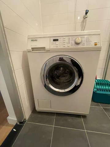 [FREE WASHING MACHINE] Miele SoftTronic W471