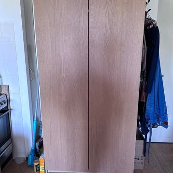 Kledingkast met hangruimte en plank