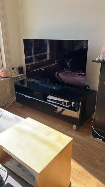 Hoogglans zwarte TV meubel