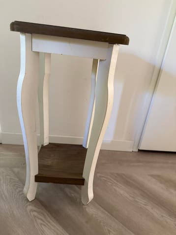 Decoratief bijzettafeltje, wit met bruin blad