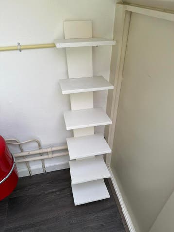 Witte wandplank / boekenplank met 6 vakken