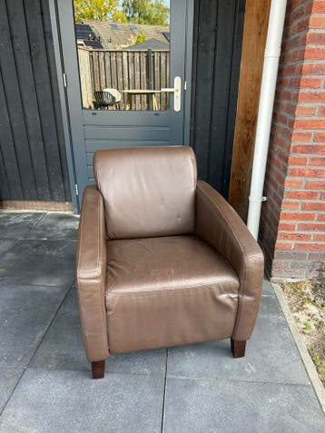 2x bruine stoel