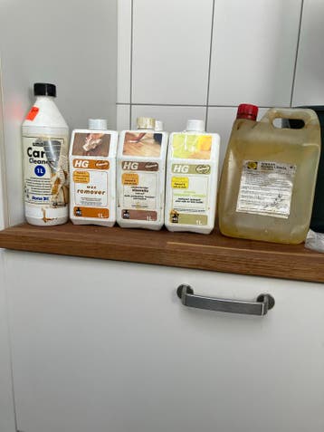 Reinigings- en onderhoudsmiddelen voor houten vloeren