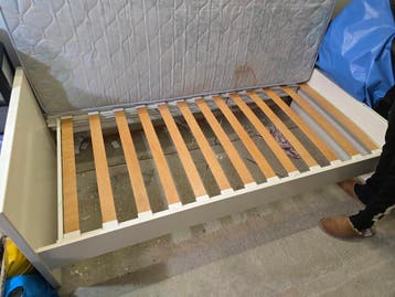 Gratis eenpersoonsbed met lattenbodem