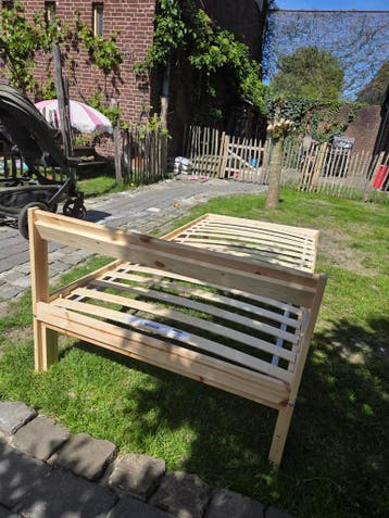 Gratis eenpersoonsbed met lattenbodem