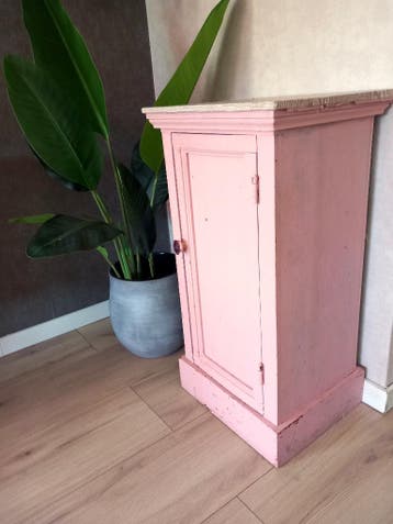 Heel gaaf antiek kastje, bijna gratis!