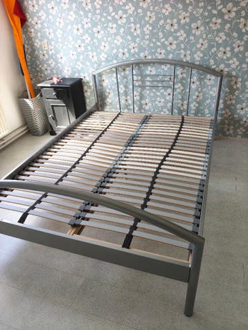 GRATIS: Tweepersoons bed, 140x200