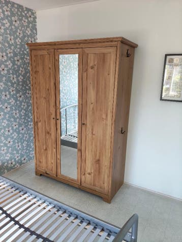 GRATIS: Kledingkast 130x190