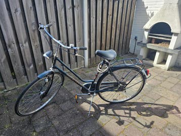 Damesfiets met 3 versnellingen, handremm en bagagedrager