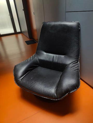Zwarte leunstoel