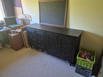 Gratis houten zwarte kast