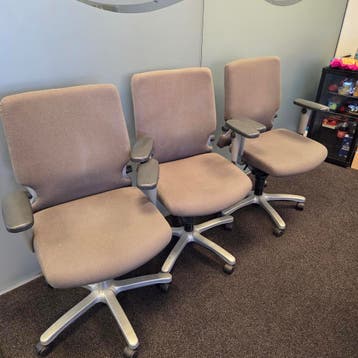 3 bureaustoelen gratis af te halen in Huissen