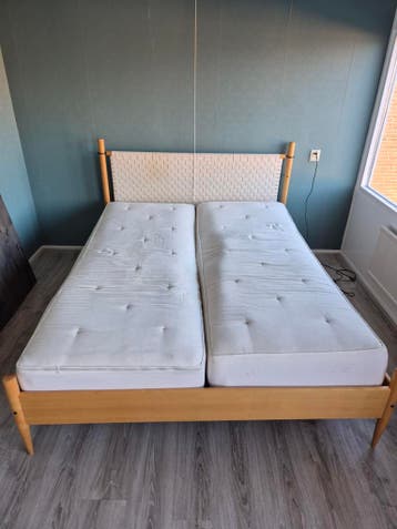 Tweepersoonsbed 160x200 met elektrische bedbodems