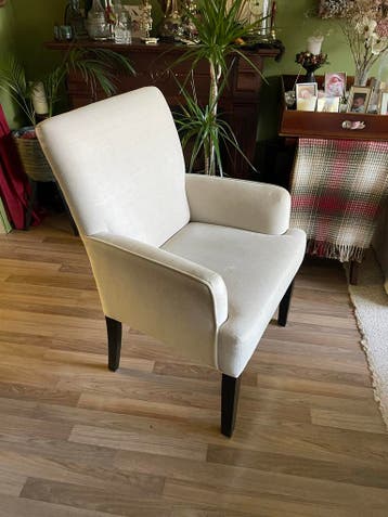 2 comfortabele eetkamerstoelen - Gratis af te halen
