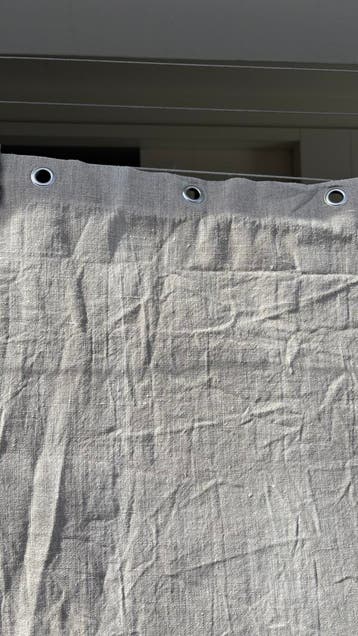 Linnen licht-beige gordijn, 285x217cm, schuin aflopend