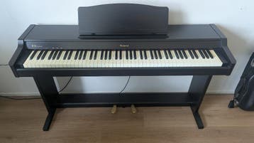 Roland HP136 elektrische piano
