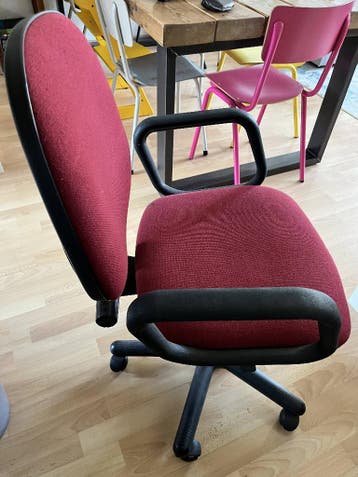 Rode bureaustoel