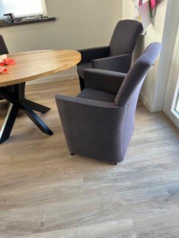 Comfortabele eetkamerstoelen met wieltjes (4 stuks)