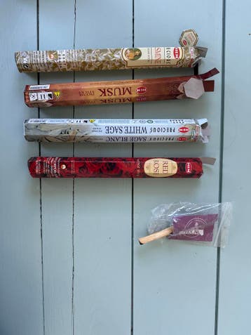 Wierookpakket: Jasmijn, Musk, Witte Salie, Rode Roos (HEM)