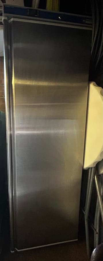 Grote drankkoelkast, werktnog  koelt tot  18 graden