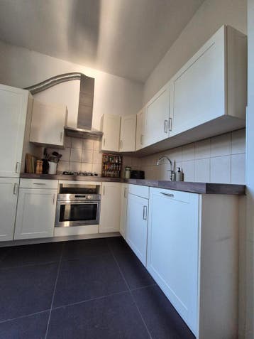 Gratis landelijke keuken met apparatuur - zelf demonteren