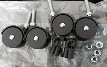 Set van 4 zwenkwielen met schroefdraad en moeren