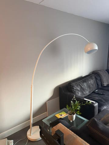 Moderne witte booglamp - vloerlamp