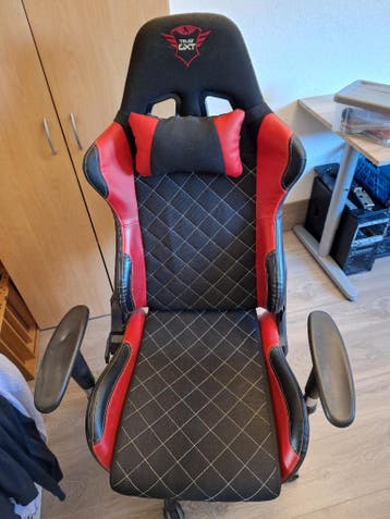 Game stoel (gasveer kapot)