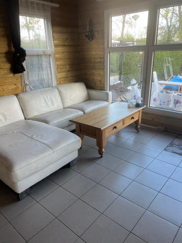 Gratis witte lederen L-vormige bank - Gebruikt