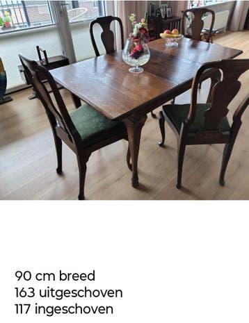 Gratis afhalen jaren 30 uitschuiftafel met 4 stoelen.