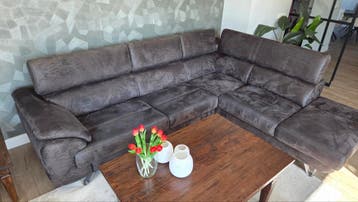 Donkerbruine 3+2 zitsbank met Ottomane - Hoekbank; GRATIS