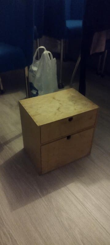 Klein hout nachtkastje